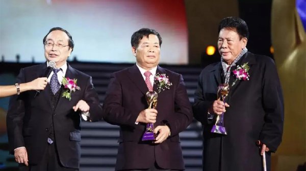 曹德旺的哥哥是谁