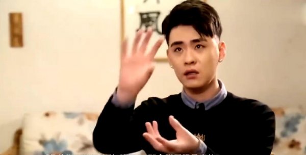 张云雷坠台事件是怎么回事