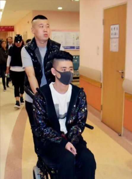 张云雷坠台事件是怎么回事