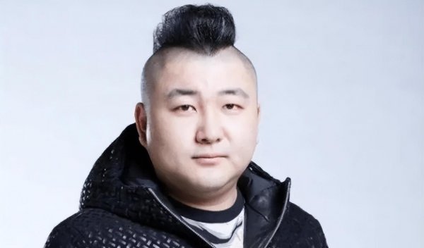 张云雷坠台事件是怎么回事