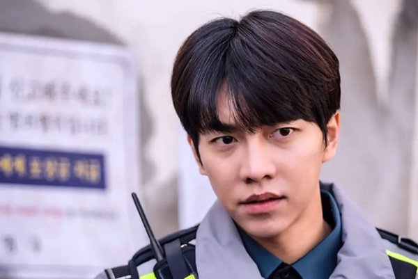 窥探韩剧解析三个小孩