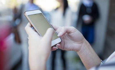 手机壳发黄怎么清洗变白 白色软手机壳变黄清洗干净妙招