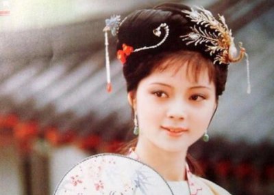 薛宝钗到底是人是鬼 《红楼梦》中的薛宝钗是鬼吗