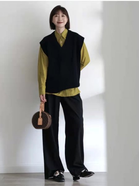 黑色裤子配什么上衣好看