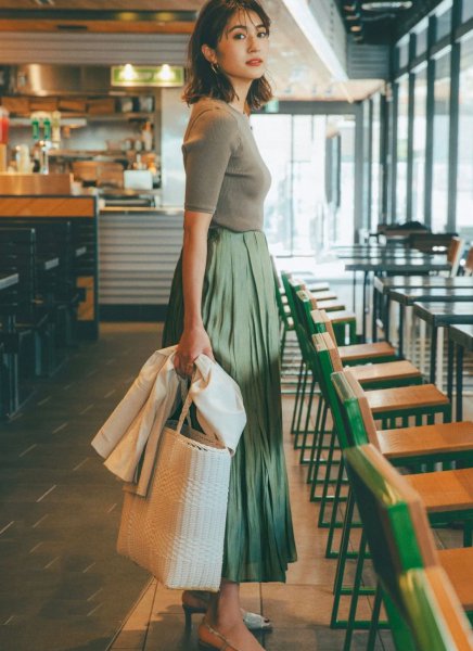 黑皮肤适合穿什么颜色的衣服