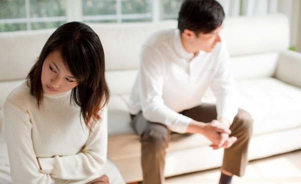 男人动手打女人该不该原谅