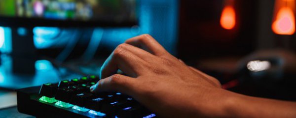 台式电脑怎样挑选键盘颜色