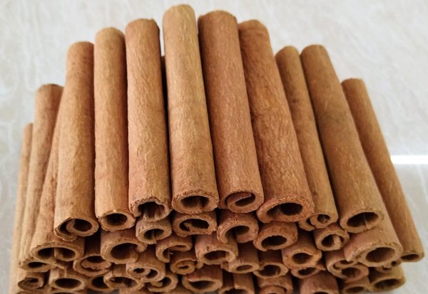 肉桂和桂皮的区别在哪里图片