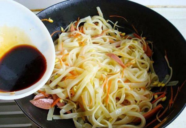 河粉是啥做成的