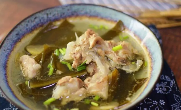 骨头汤里放什么食材好喝