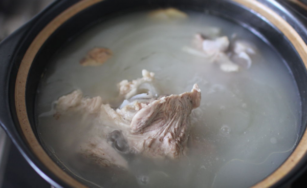 骨头汤里放什么食材好喝
