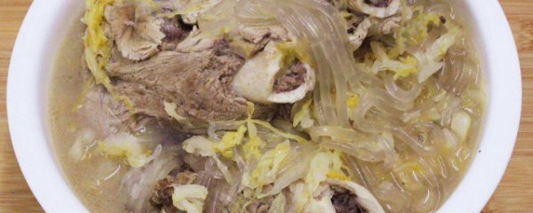 棒骨炖酸菜的家常做法