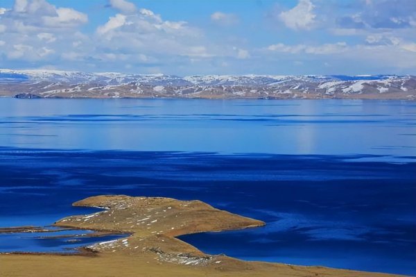 我国昆仑山脉在中国哪里