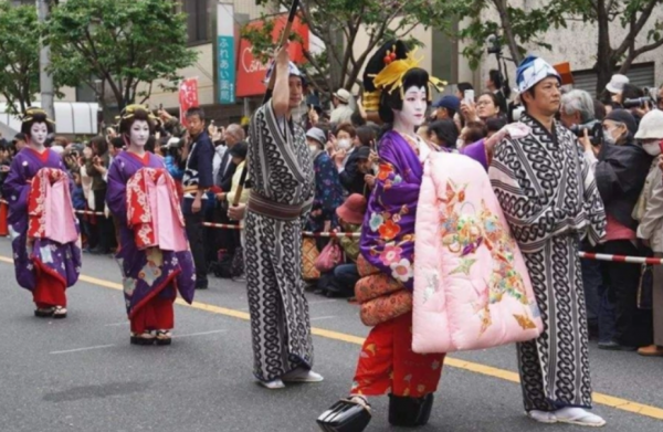 日本花魁到了28岁必须要退休
