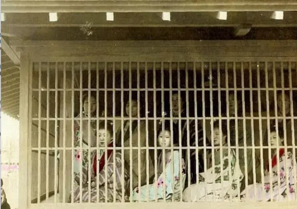 日本花魁到了28岁必须要退休