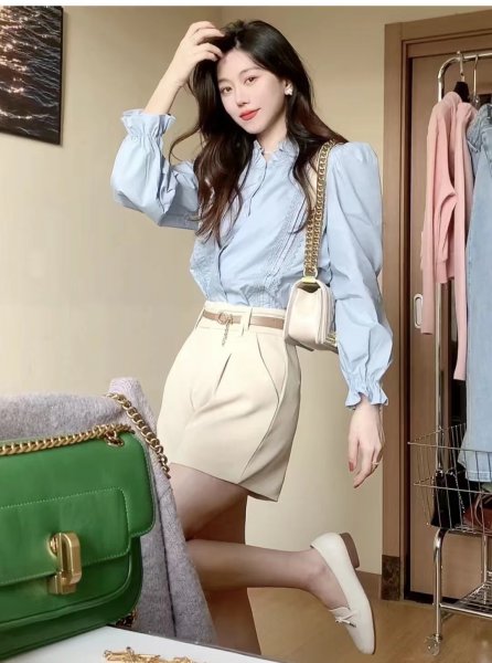 卡其色短裤配什么颜色的上衣比较好看