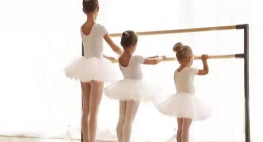 学芭蕾舞的最佳年龄