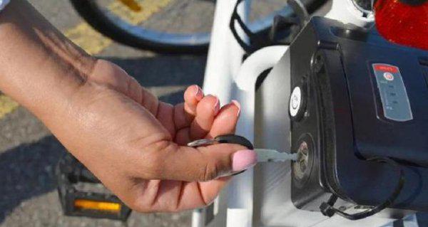 电动车充不进电是怎么回事