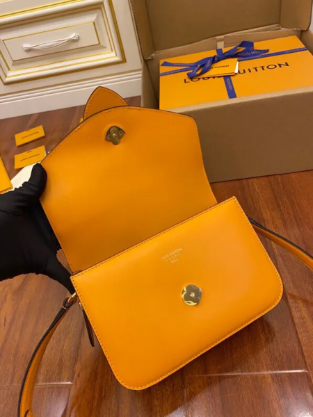 对付天蝎男就一个办法