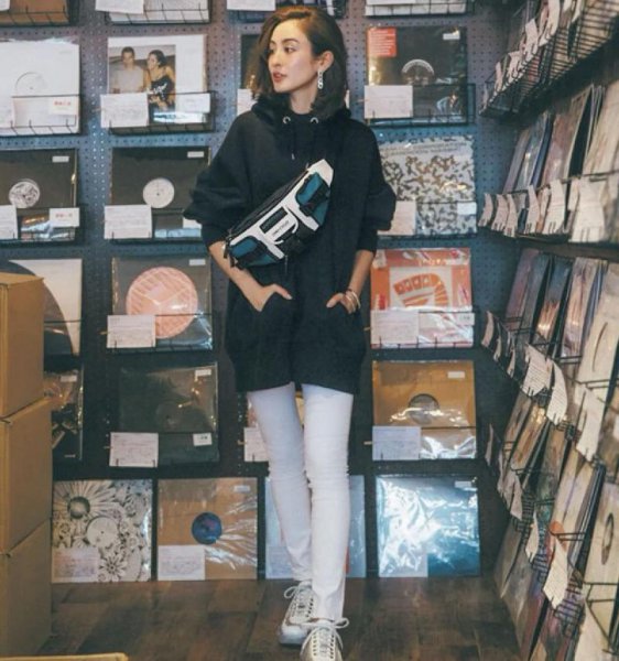 卫衣配什么裤子比较好看