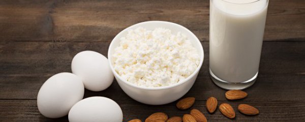 鸡蛋能不能与牛奶一起吃