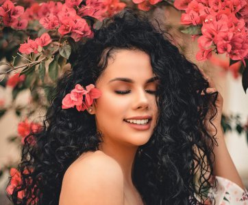 怎么跟女生聊天让她慢慢喜欢你 和女生聊什么会让她爱上你