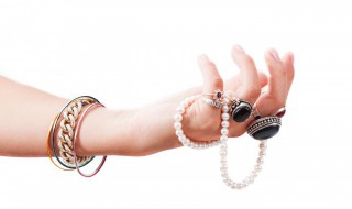 缺水缺金戴什么饰品好男孩 缺水缺金的男生戴什么饰品好