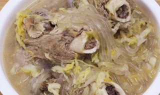 棒骨炖酸菜的家常做法 棒骨炖酸菜如何做简单好吃