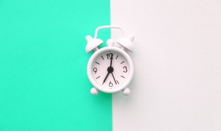 钟挂客厅什么位置好 风水学挂钟放在客厅的什么位置最好