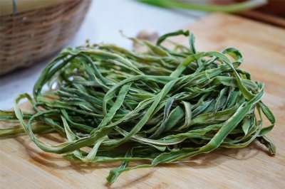 贡菜是不是莴笋晒干的 莴笋和四川贡菜的区别图片