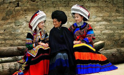 彝族服饰特点是什么 凉山彝族服饰的三种典型款式