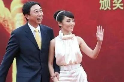 冯巩妻子叫什么名字
