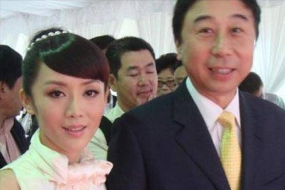 冯巩妻子叫什么名字