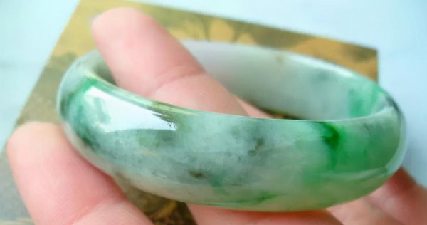 怎么判断翡翠是纹还是裂