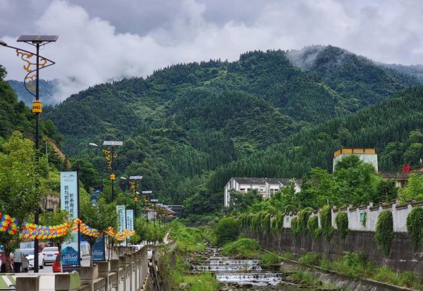 四川省内旅游景点推荐