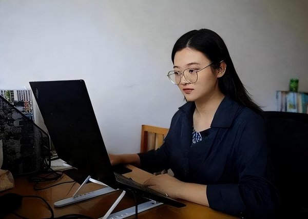 一般大学辅导员年薪是多少