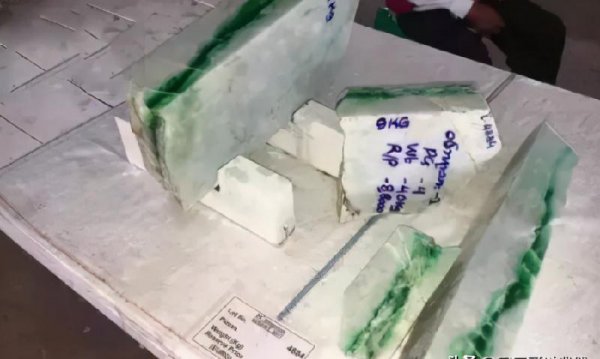 翡翠的等级和价格排列表