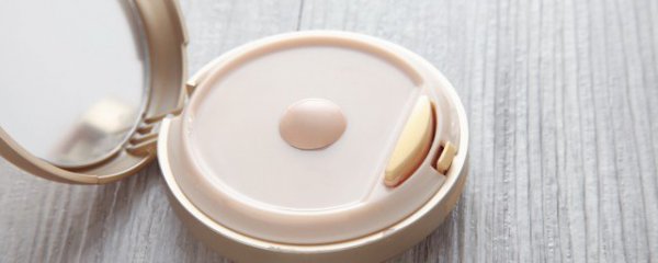 粉饼怎么选颜色