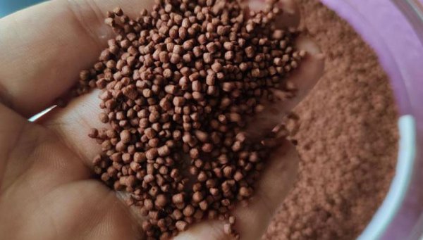 鱼缸水发黄但是水很清怎么办