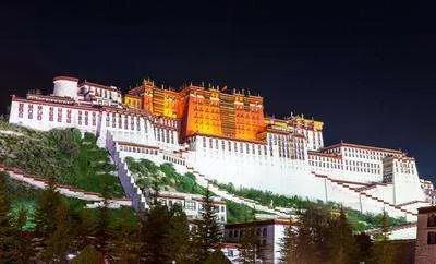 中国拉萨的美称是什么意思