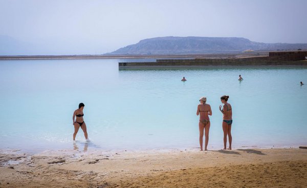 世界上海拔最低的湖泊是什么