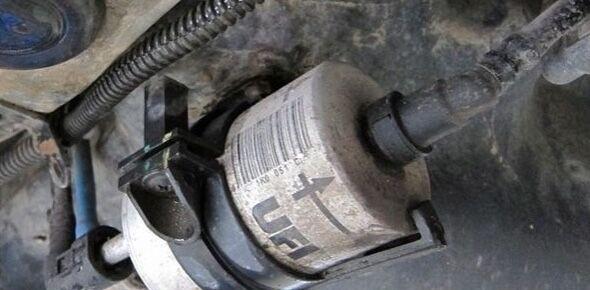 油门踩下去提不起车速速度也不上来的5个原因