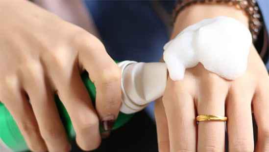 摩丝和发胶有什么区别