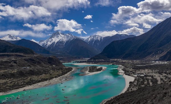 世界最大的峡谷是哪里