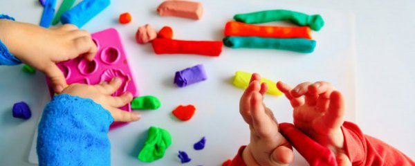 水晶泥弄衣服上怎么洗