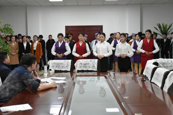 目前男孩初中毕业学什么技术比较有前途