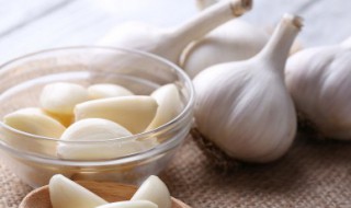 蒜怎么腌制简单又好吃 脆爽开胃腌糖蒜家常做法