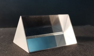 三棱镜的原理是什么 三棱镜的工作原理介绍