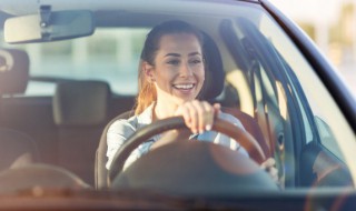 车内挂什么好 私家车里挂什么挂件好