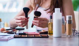 化妆品的精华液怎么挑成分 化妆品的精华液如何挑成分